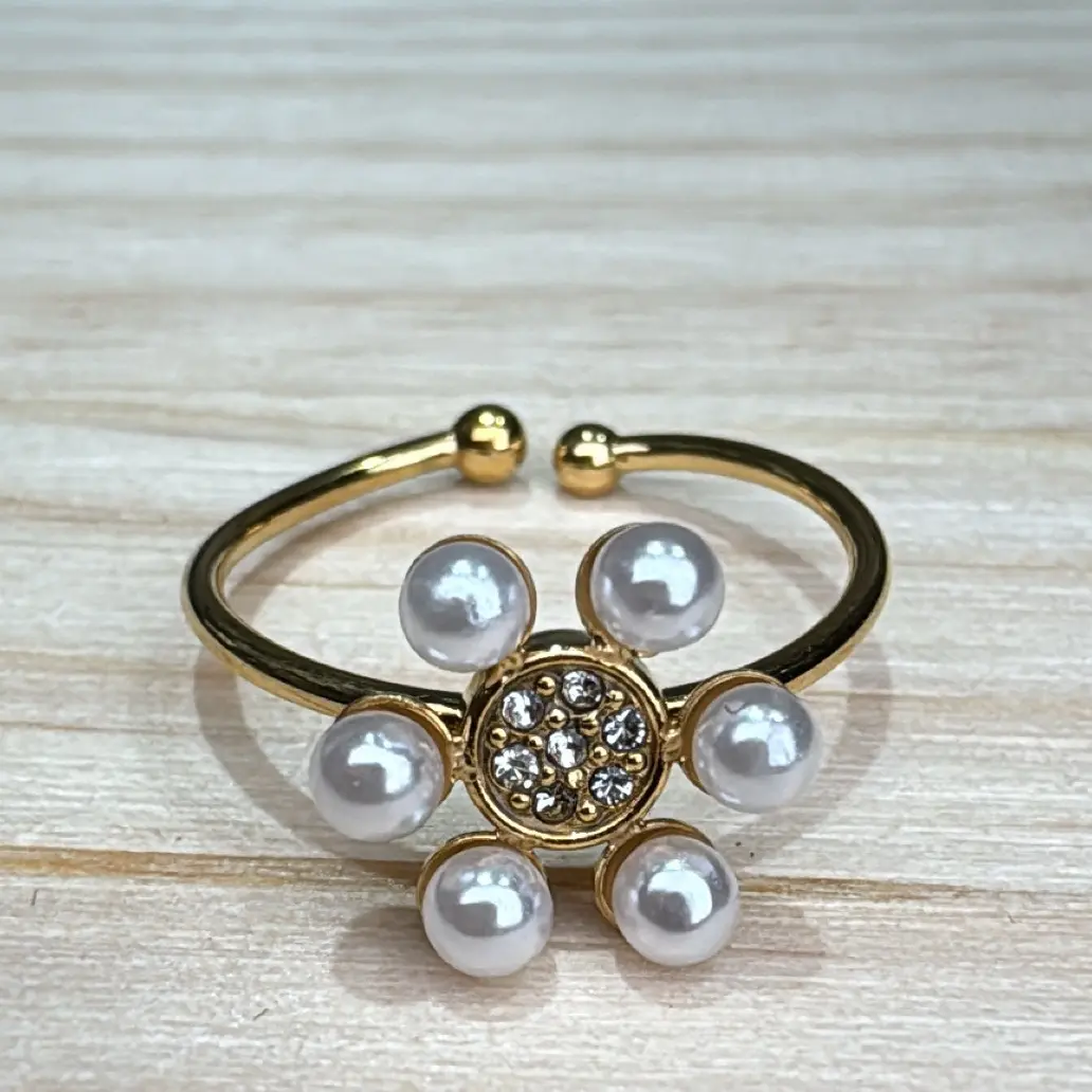 Fotografía de Anillo Flor Perlas Gold