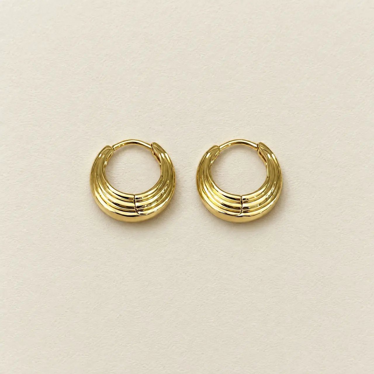Fotografía de Arete Aro Escalonado Gold