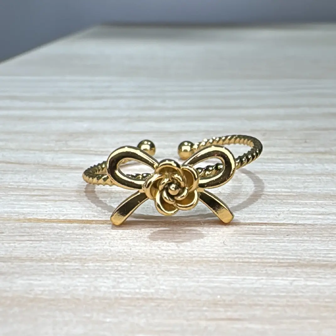 Fotografía de Anillo Moño Flor Gold