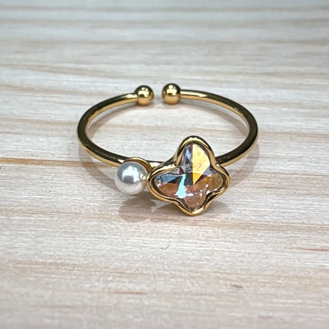 Fotografía de Anillo Cristal Perla Gold