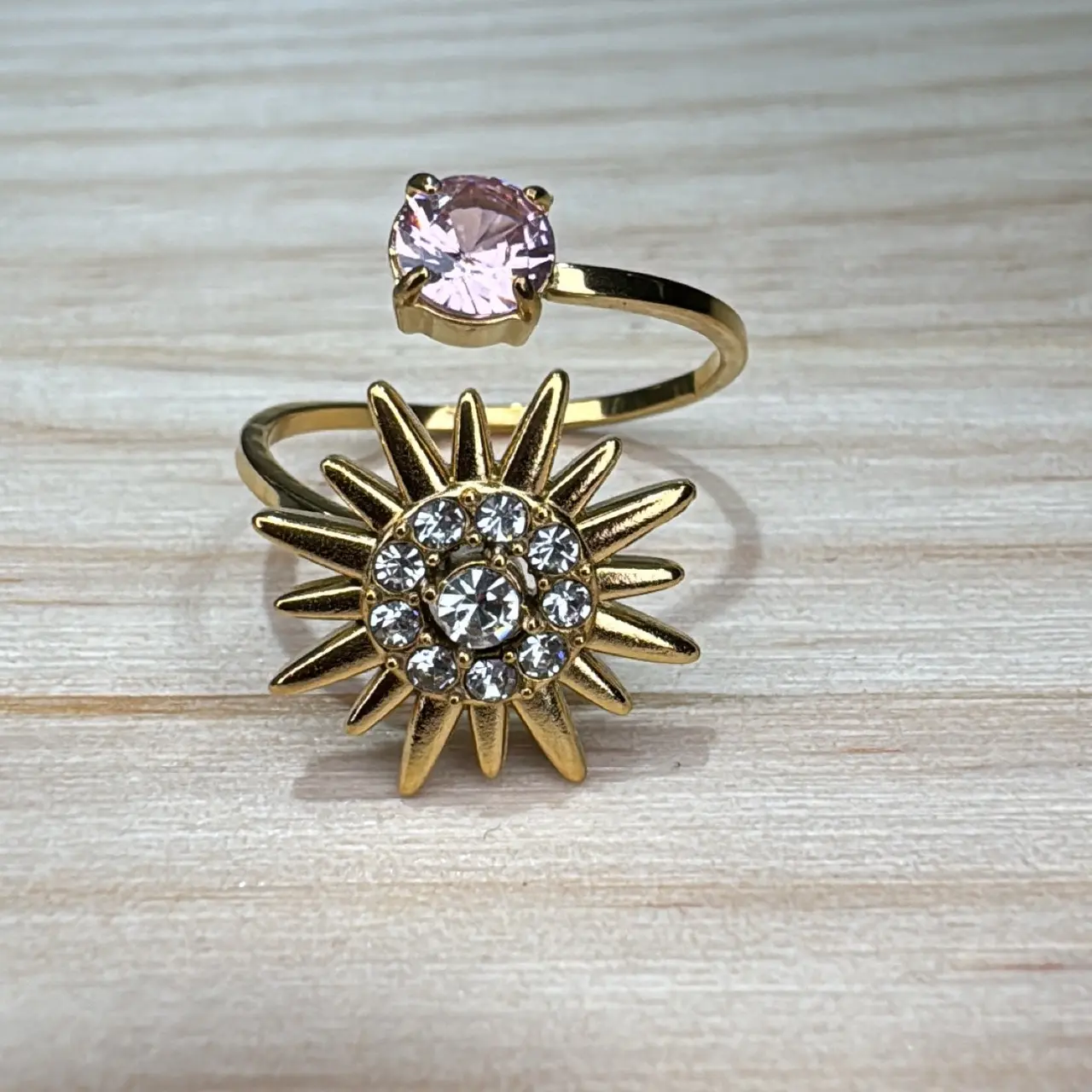 Fotografía de Anillo Sol Circonias Gold