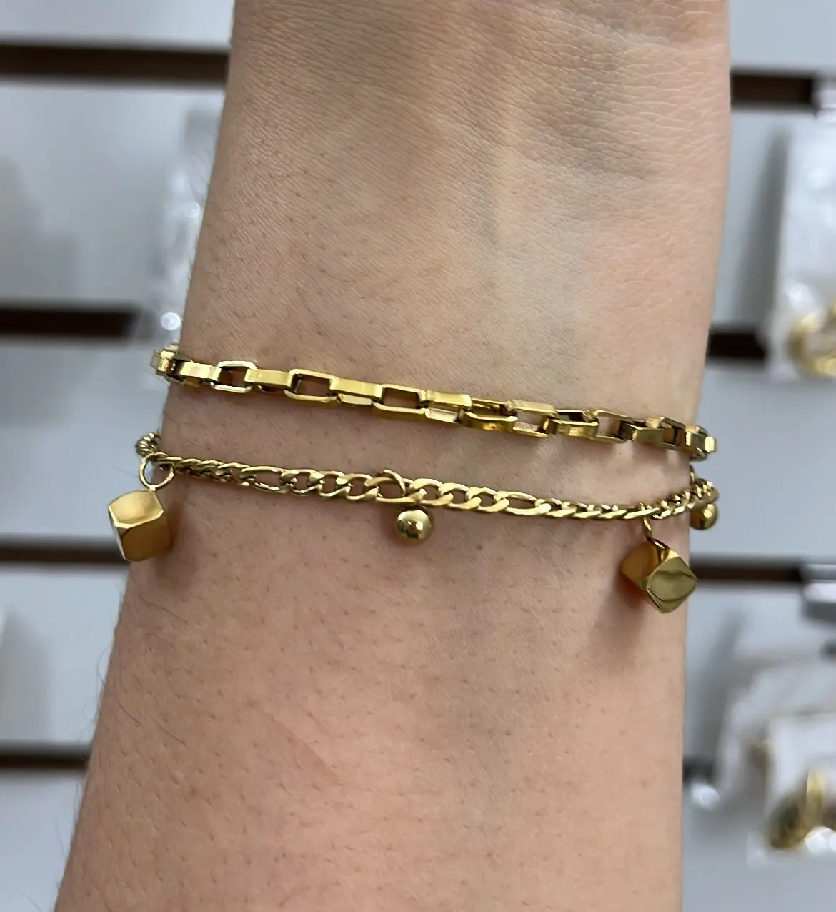 Fotografía de Pulsera Cubo Doble Gold
