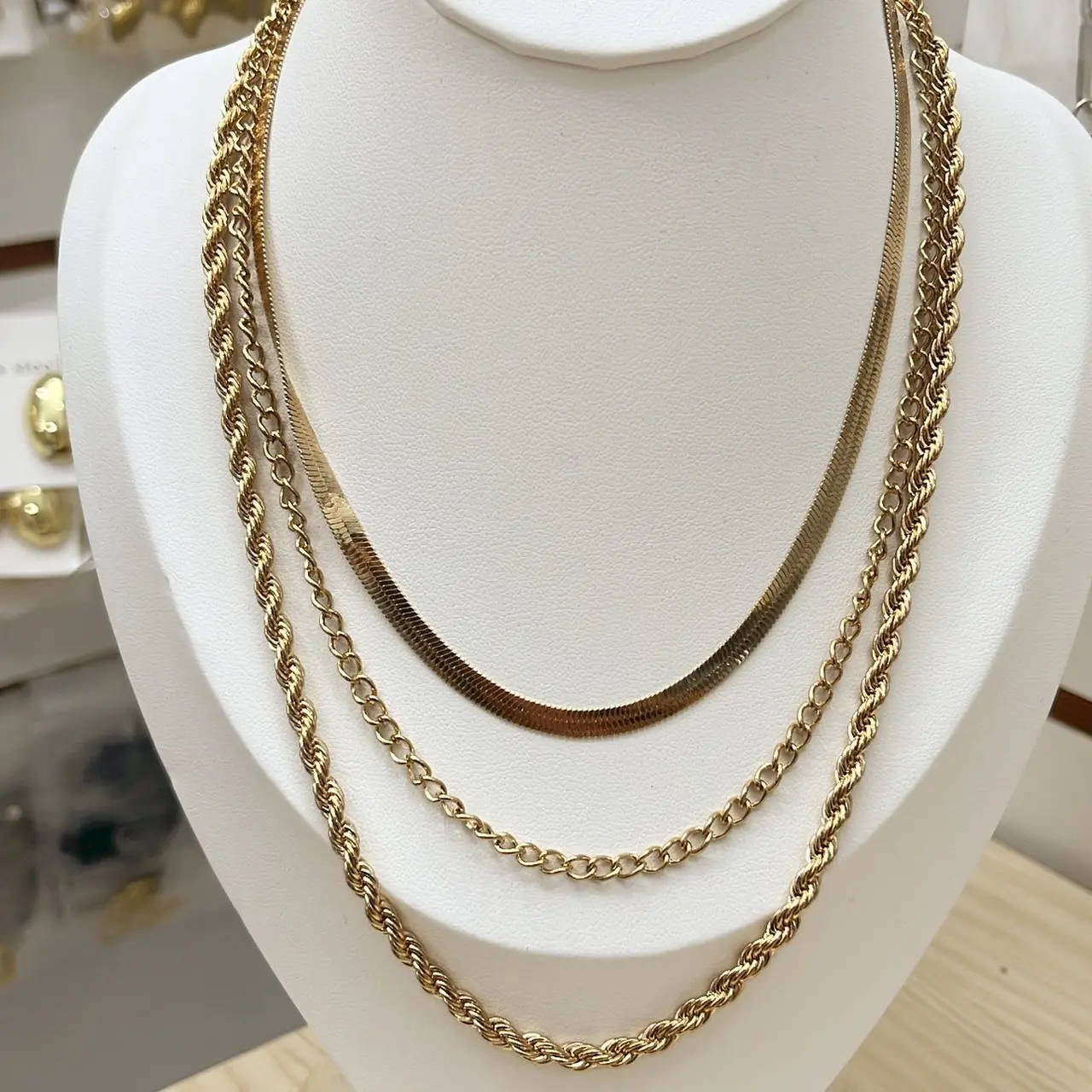 Fotografía de Collar Capas Gold
